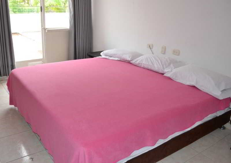 Hotel Calamo Plaza Pitalito Buitenkant foto