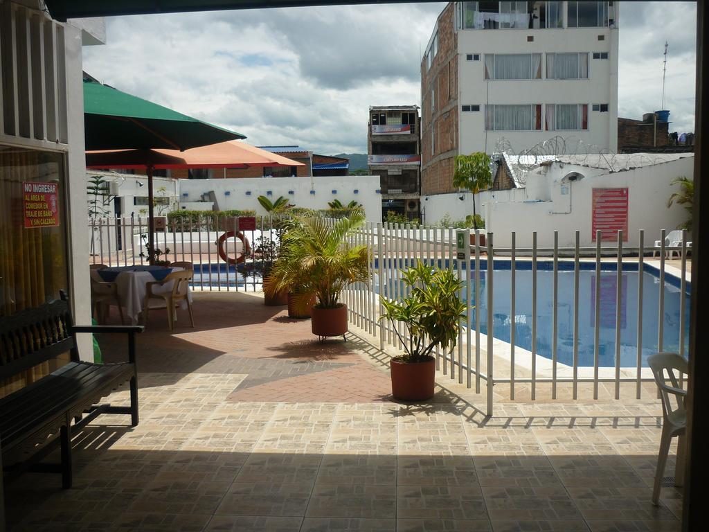 Hotel Calamo Plaza Pitalito Buitenkant foto