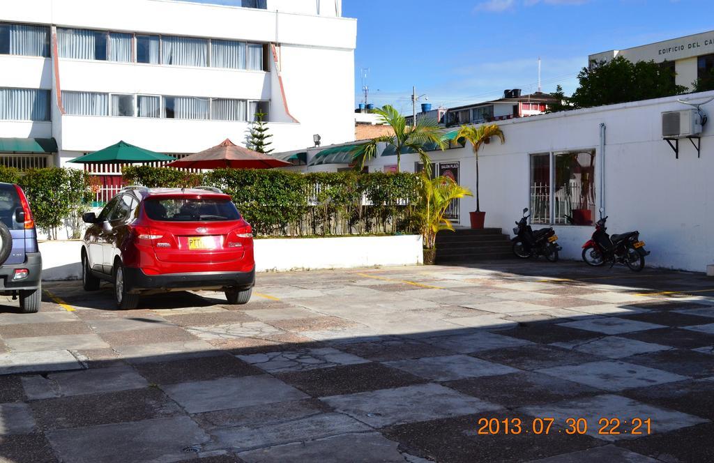 Hotel Calamo Plaza Pitalito Buitenkant foto