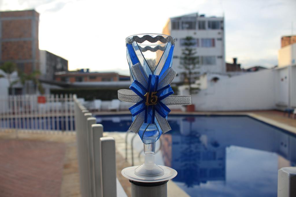 Hotel Calamo Plaza Pitalito Buitenkant foto